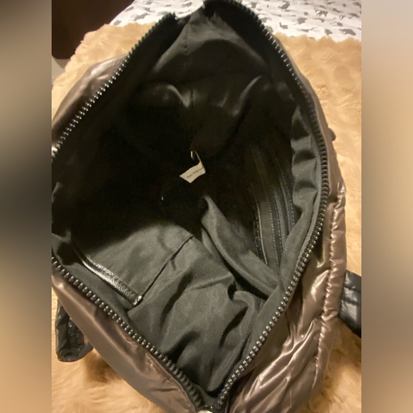 COPY - SONDRA ROBERTS SQUARED quilted nylon tote - Picture 2 of 6